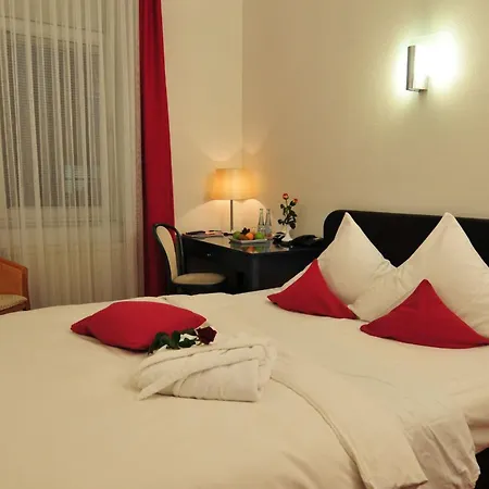 Cerano Am Dom Hotel 3*