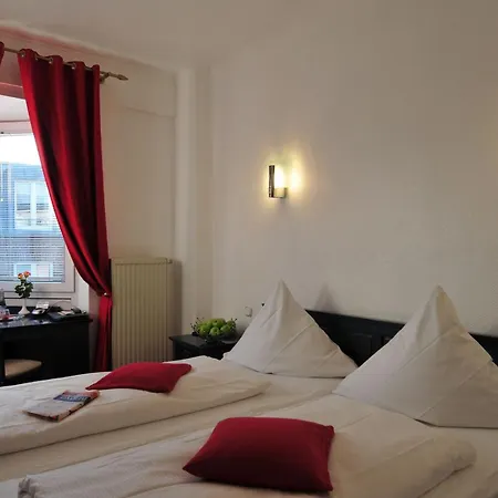 Cerano Am Dom Hotel 3*