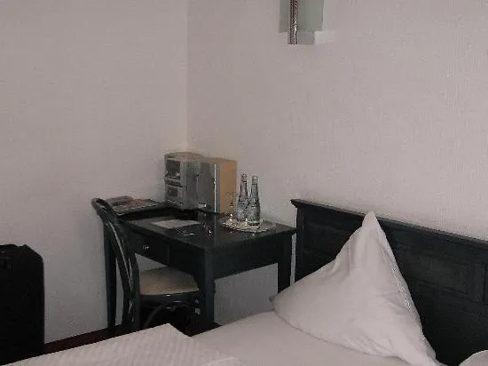 Hotel Cerano Am Dom 3*