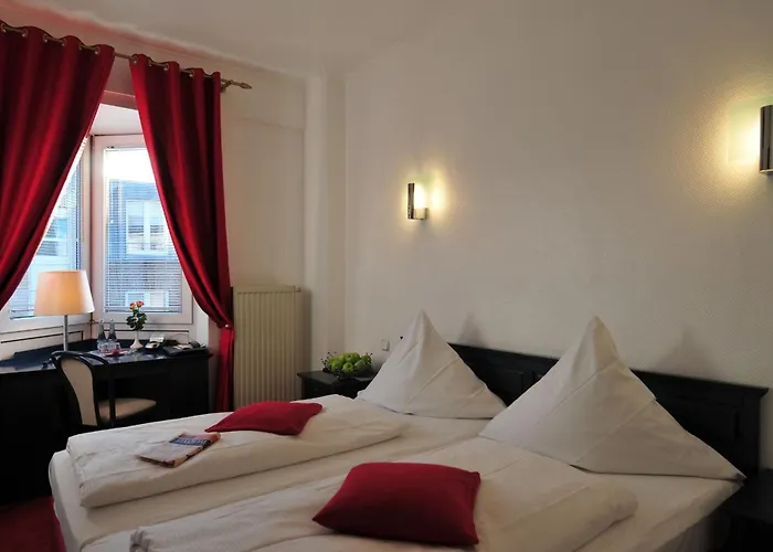 Cerano Am Dom Hotel 3*