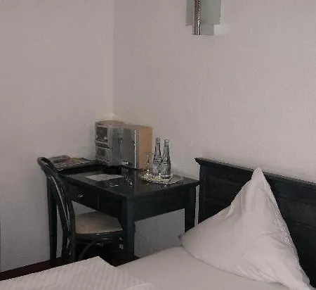 Otel Cerano Am Dom 3*