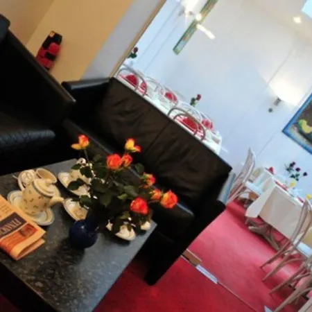 Cerano Am Dom Otel 3*