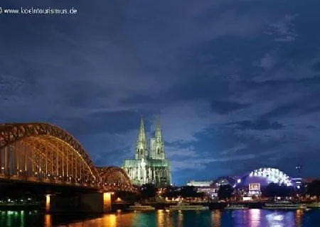 Cerano Am Dom Hotel Kolín nad Rýnem