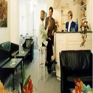 酒店 科隆教堂希拉诺酒店 3*