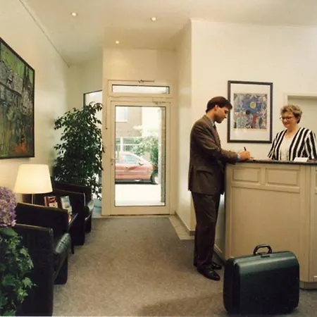 Cerano Am Dom Otel 3*