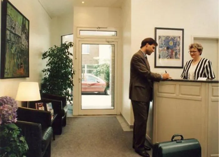 Cerano Am Dom Szálloda 3*