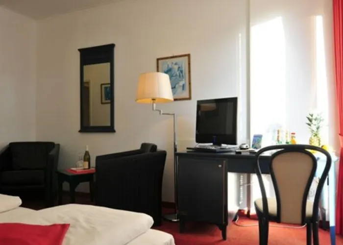 Hotel Cerano Am Dom 3*